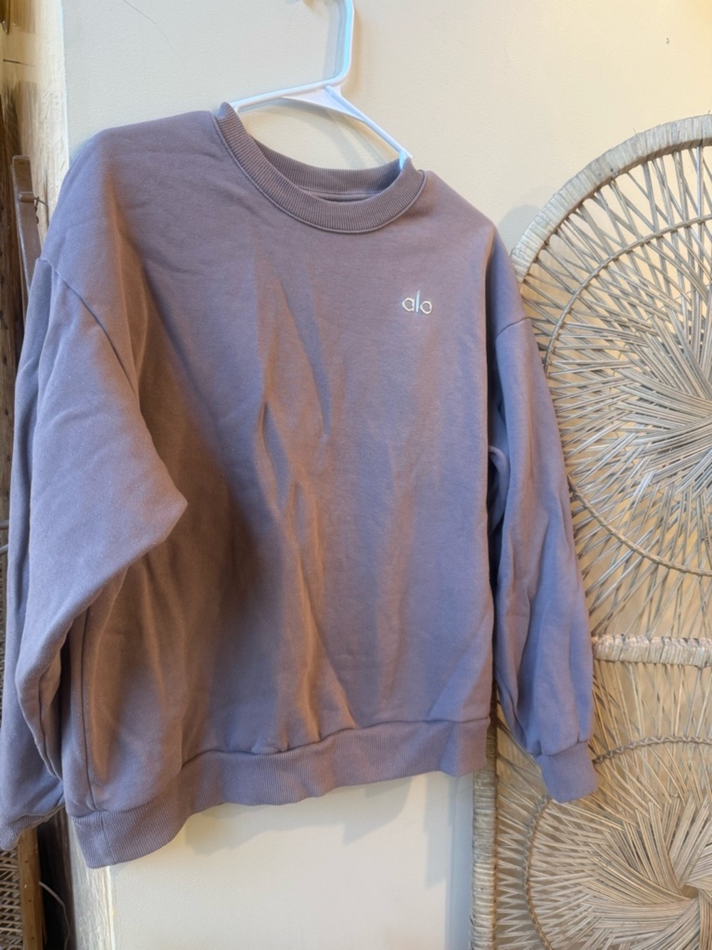 ALO Yoga Accolade Sweatshirt - Picture 4 of 4